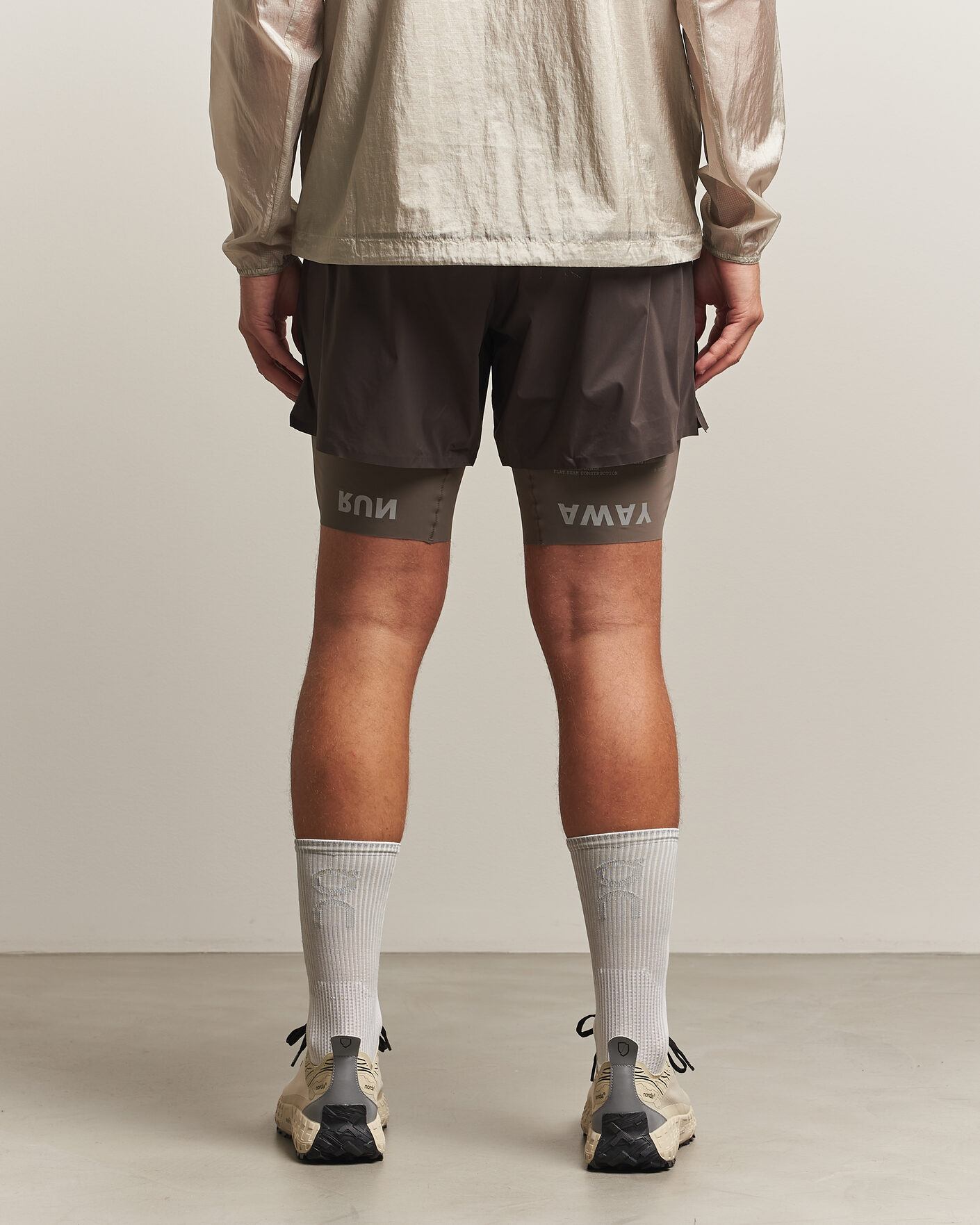 Herren | Shorts | Satisfy | TechSilk 8 Inch Shorts Quicksand