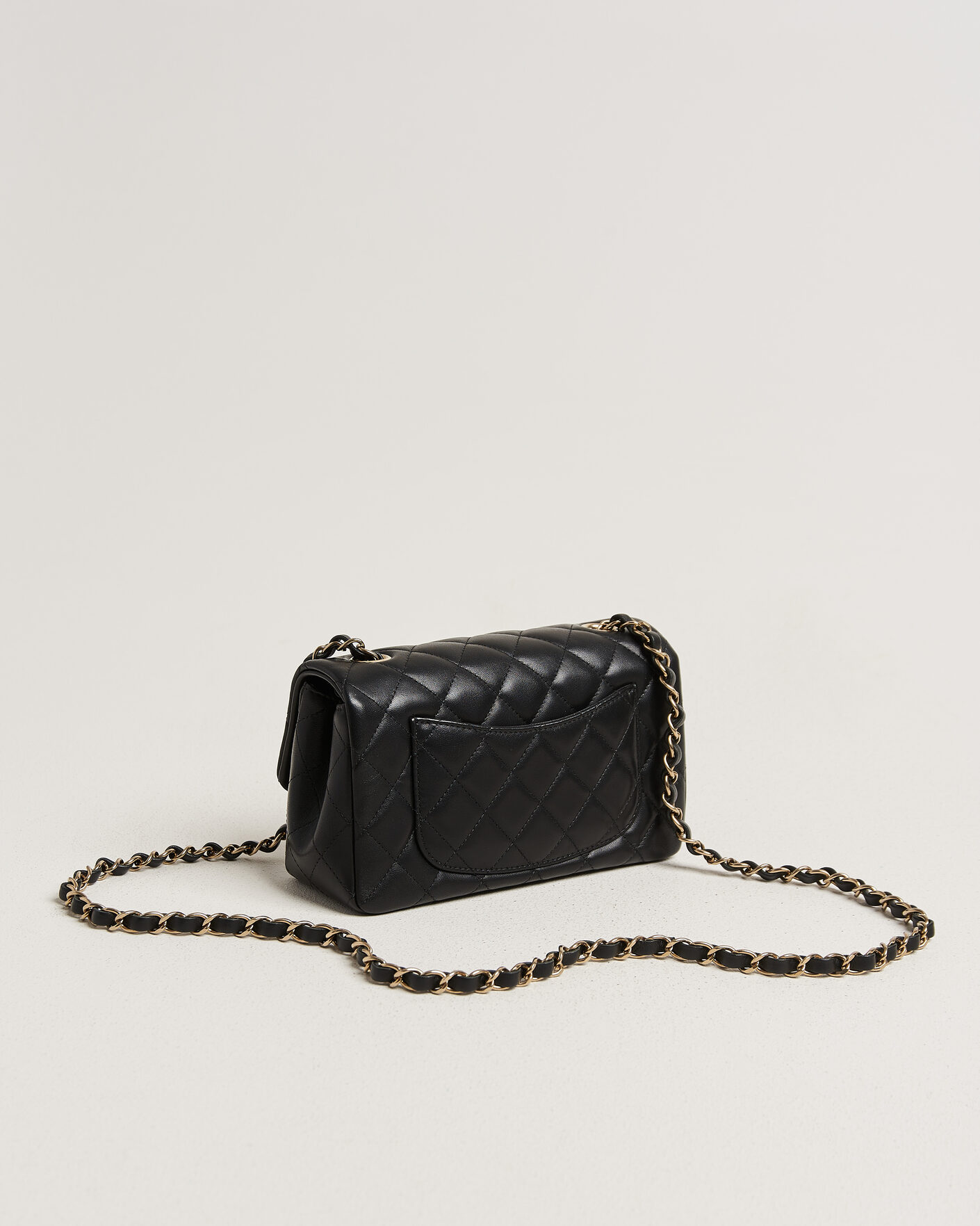 Herren | Pre-Owned & Vintage Bags | Chanel Pre-Owned | Classic Mini Rectangular Single Flap Bag Lambskin Black
