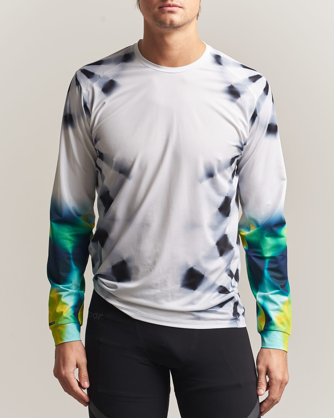 Herren | T-Shirts | SOAR Running | LS Printed Tech T-Shirt White/Grey