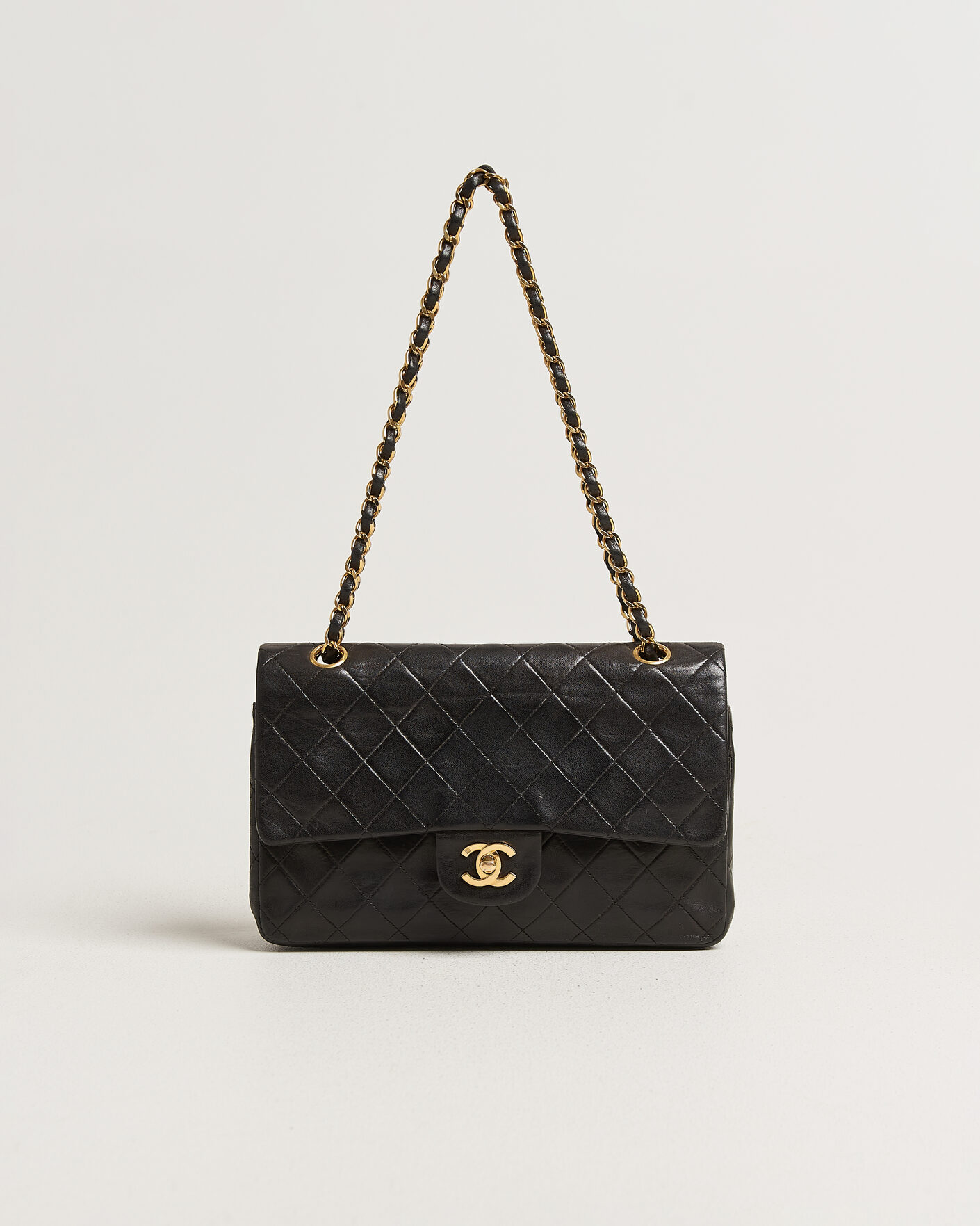 Herren | Pre-Owned & Vintage Bags | Louis Vuitton Pre-Owned | Chanel Pre-Owned Classic Medium Double Flap Bag Lambskin Black