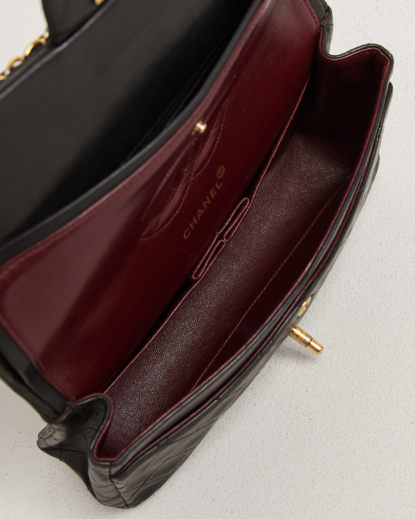 Herren | Pre-Owned & Vintage Bags | Louis Vuitton Pre-Owned | Chanel Pre-Owned Classic Medium Double Flap Bag Lambskin Black