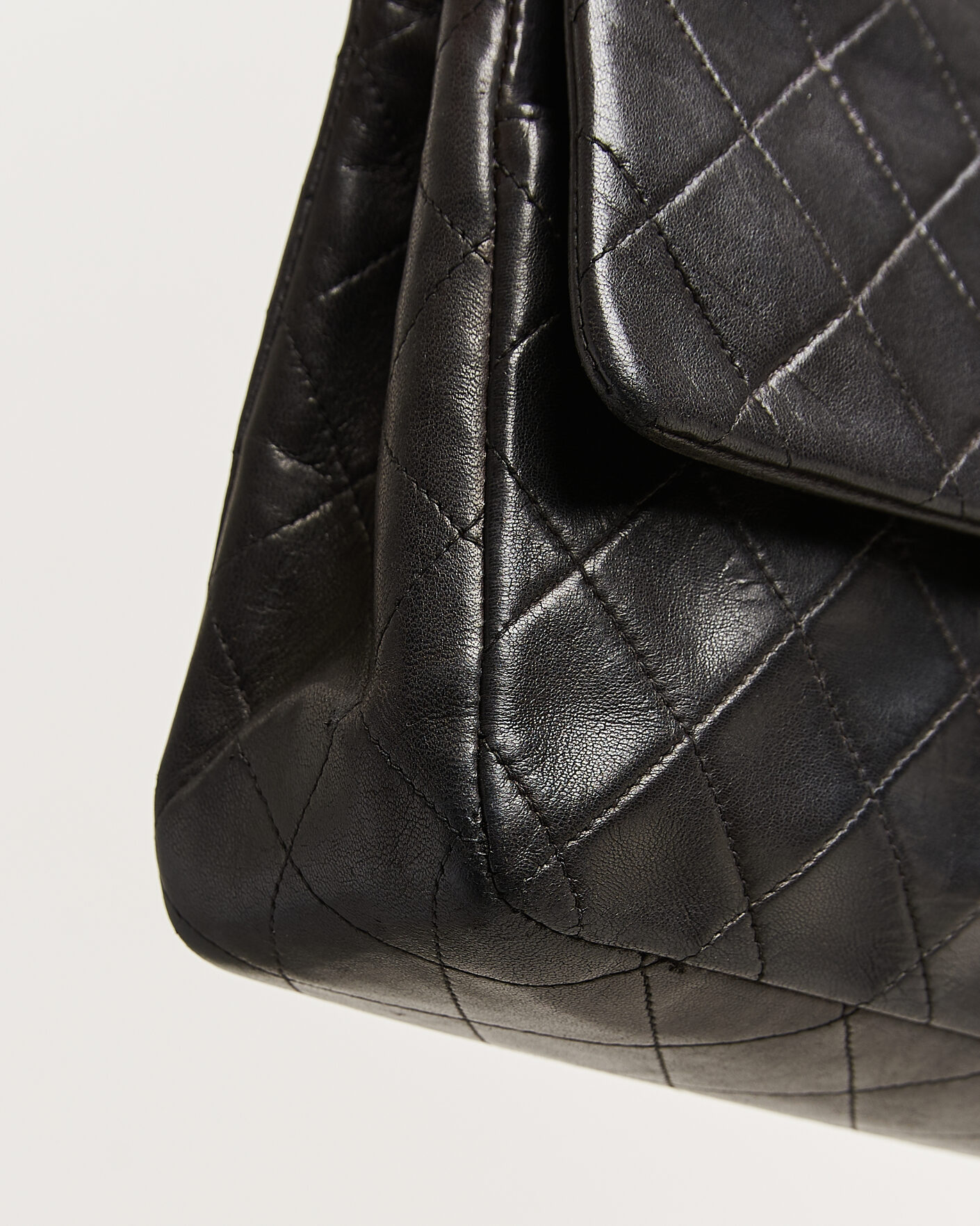 Herren | Pre-Owned & Vintage Bags | Louis Vuitton Pre-Owned | Chanel Pre-Owned Classic Medium Double Flap Bag Lambskin Black