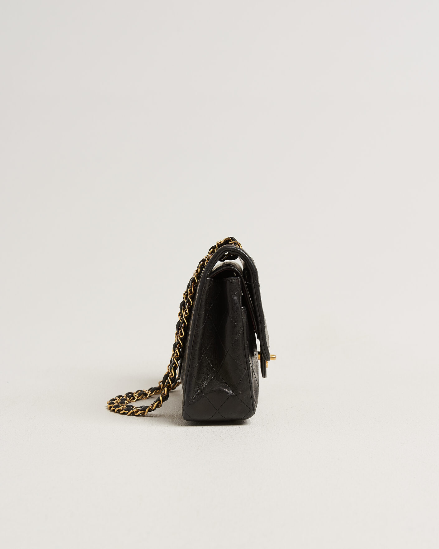 Herren | Pre-Owned & Vintage Bags | Louis Vuitton Pre-Owned | Chanel Pre-Owned Classic Medium Double Flap Bag Lambskin Black