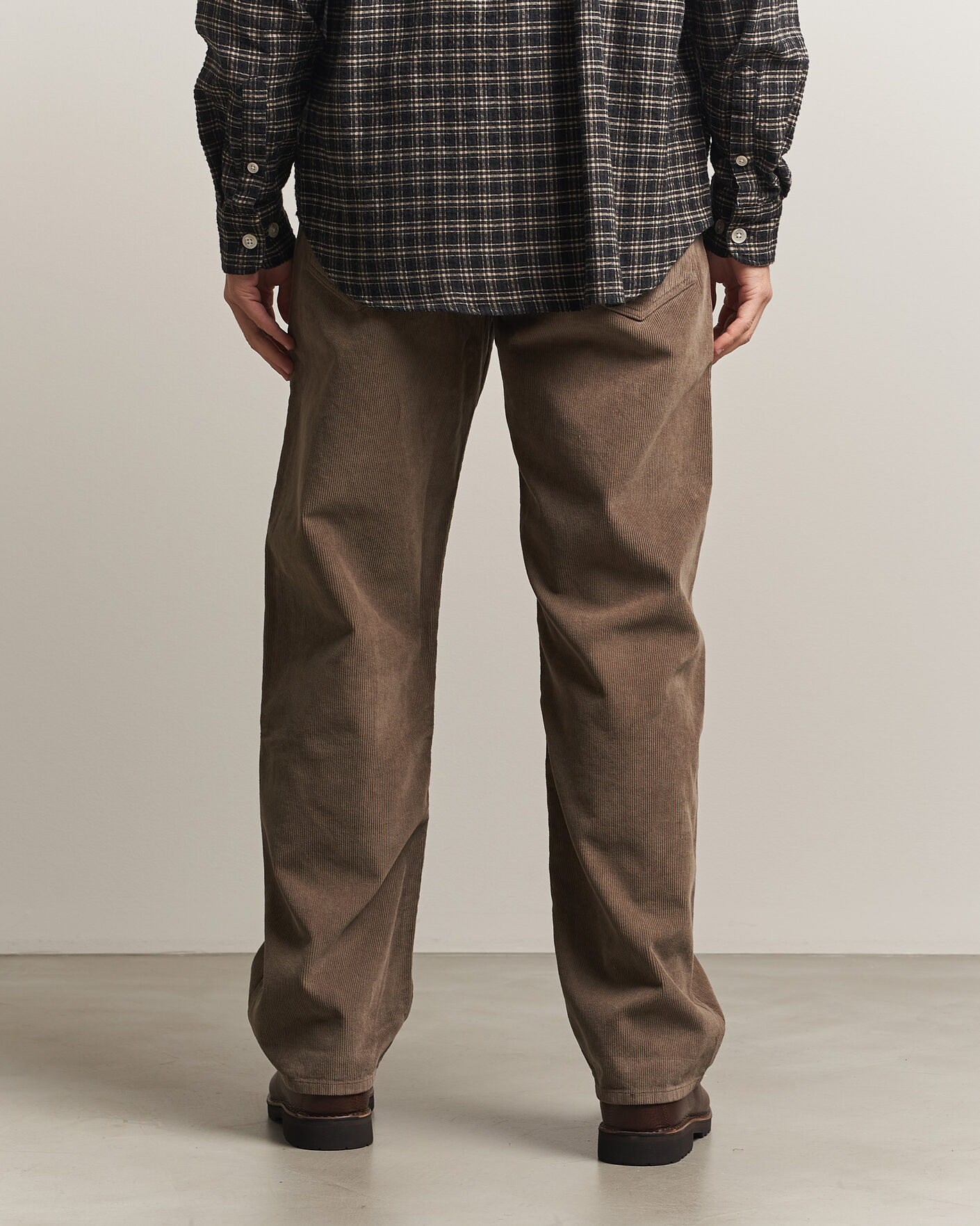 Herren | Hosen | Forét | Moor Relaxed Fit Corduroy Pants Faded Wood