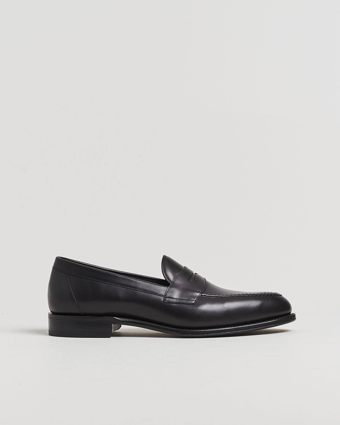 Herren | Pre-owned Rahmengenähte Schuhe | Pre-owned | Loake 1880 Hornbeam Eco Penny Loafer Black Calf UK10 - EU44