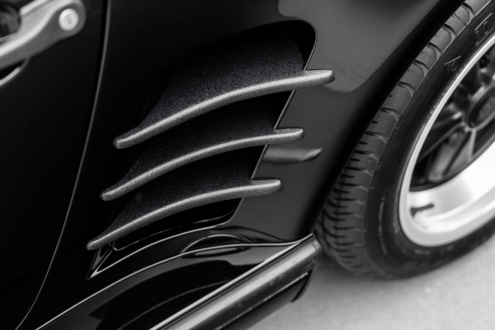 Herren |  | Pre-Owned & Vintage Cars | Porsche 911 Carrera WTL Cab